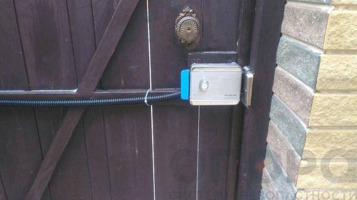 Установка электрозамка на входную дверь или калитку
