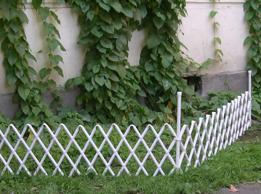 Забор для дачи и частного дома своими руками: дешево и красиво. из чего огородить участок недорого