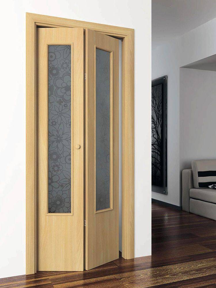 Складные двери: межкомнатные откидные конструкции гармошка и книжка, раскладушки для кладовки и других комнат