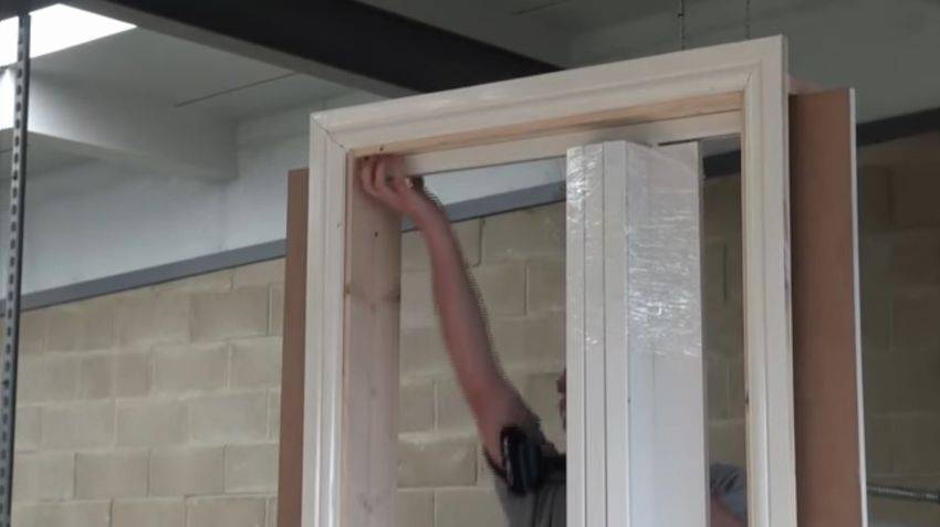Как установить двери гармошка межкомнатные своими руками (видео, фото)