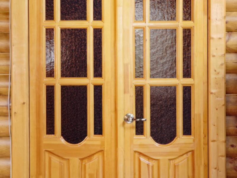 Элегантный внешний вид филенчатых дверей