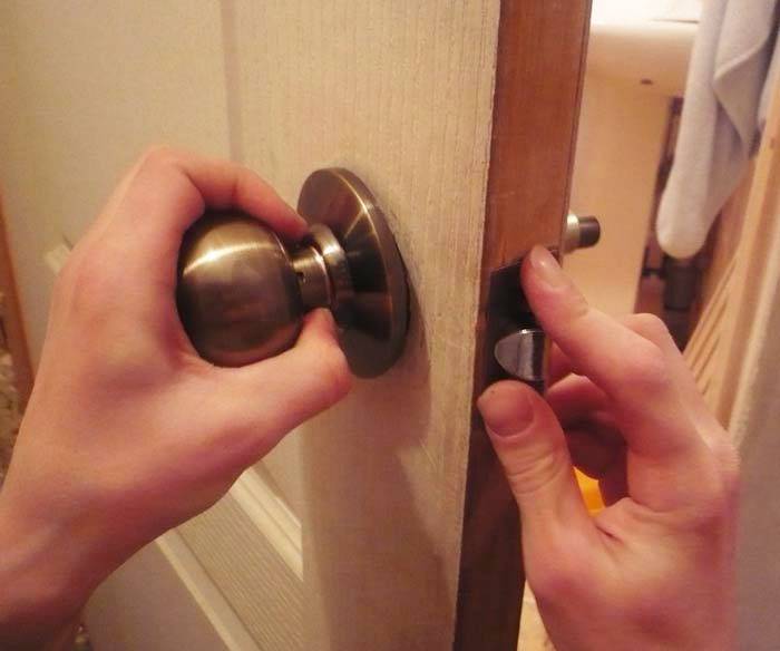 Как правильно снять дверную ручку с межкомнатной двери, особенности демонтажа ручки - кноб