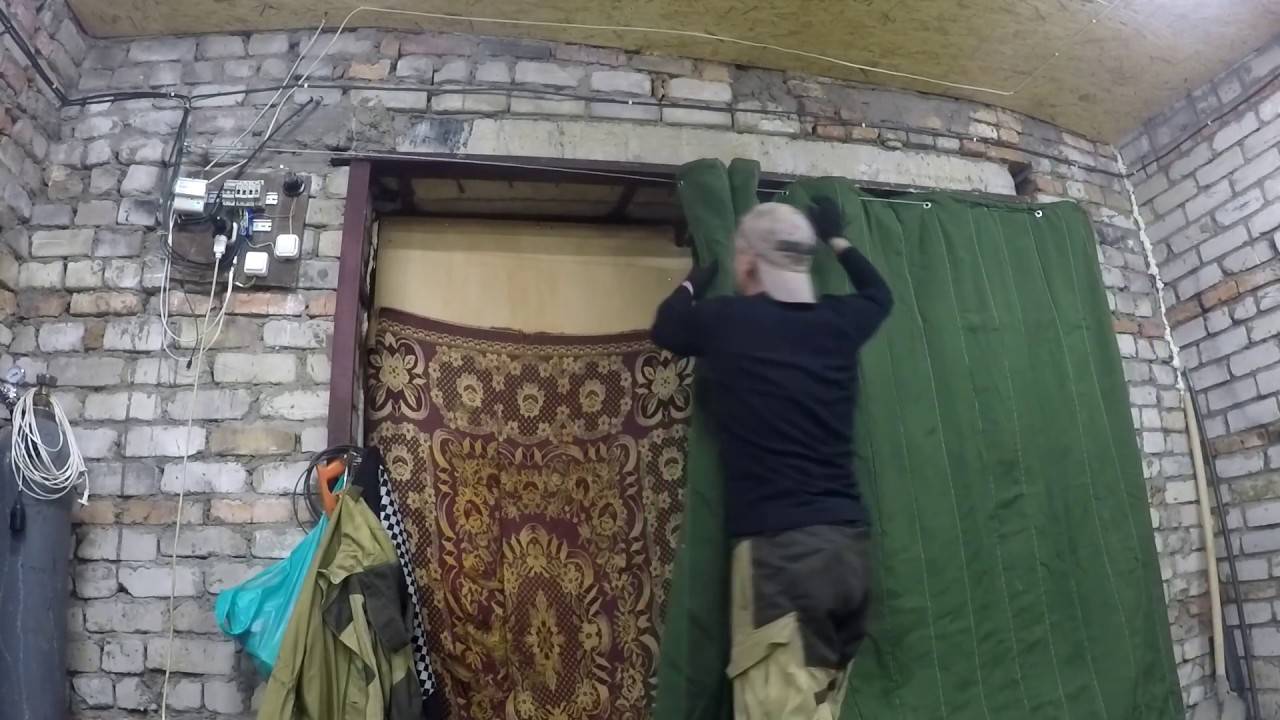 Как крепить штору в гараже