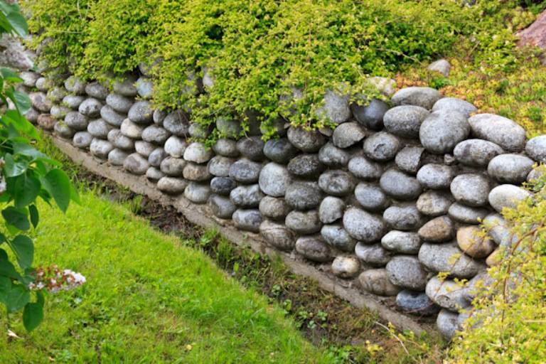 Каменный забор: технологии, варианты, особенности, личный опыт