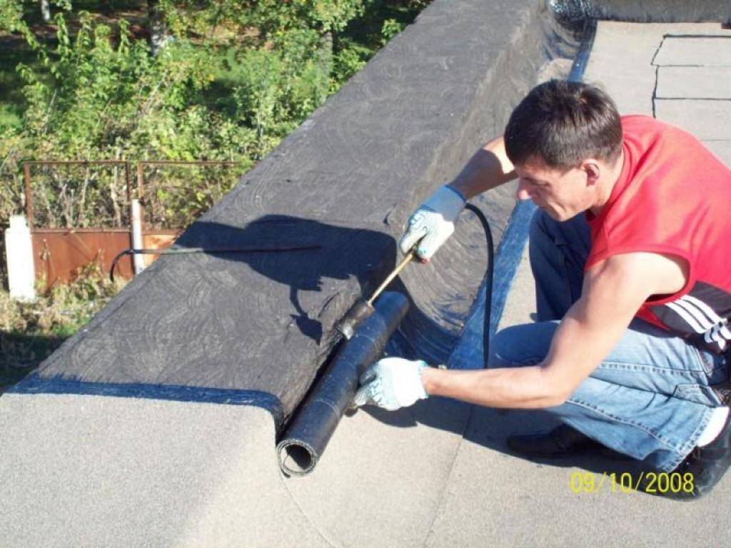 Как залить крышу гаража битумом