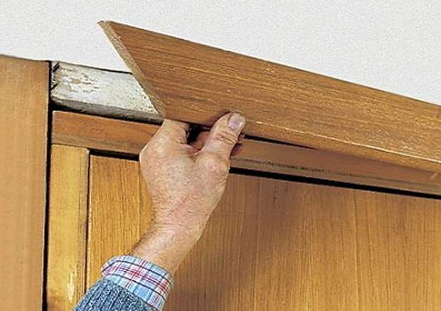 Наличники на деревянные двери: нюансы выбора и особенности монтажа