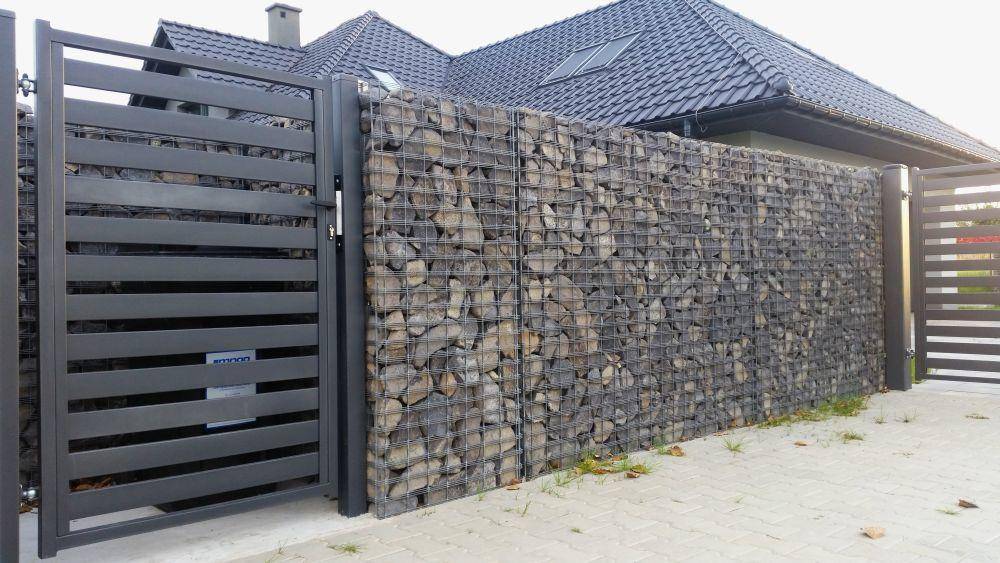 Забор из габионов (38 фото): каменный габионовый забор, технология укладки камней