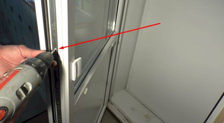 Защелка на балконную дверь: выбор удобной модели, самостоятельный монтаж