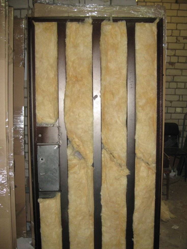 Как утеплить входную деревянную дверь - всё об отоплении и кондиционировании