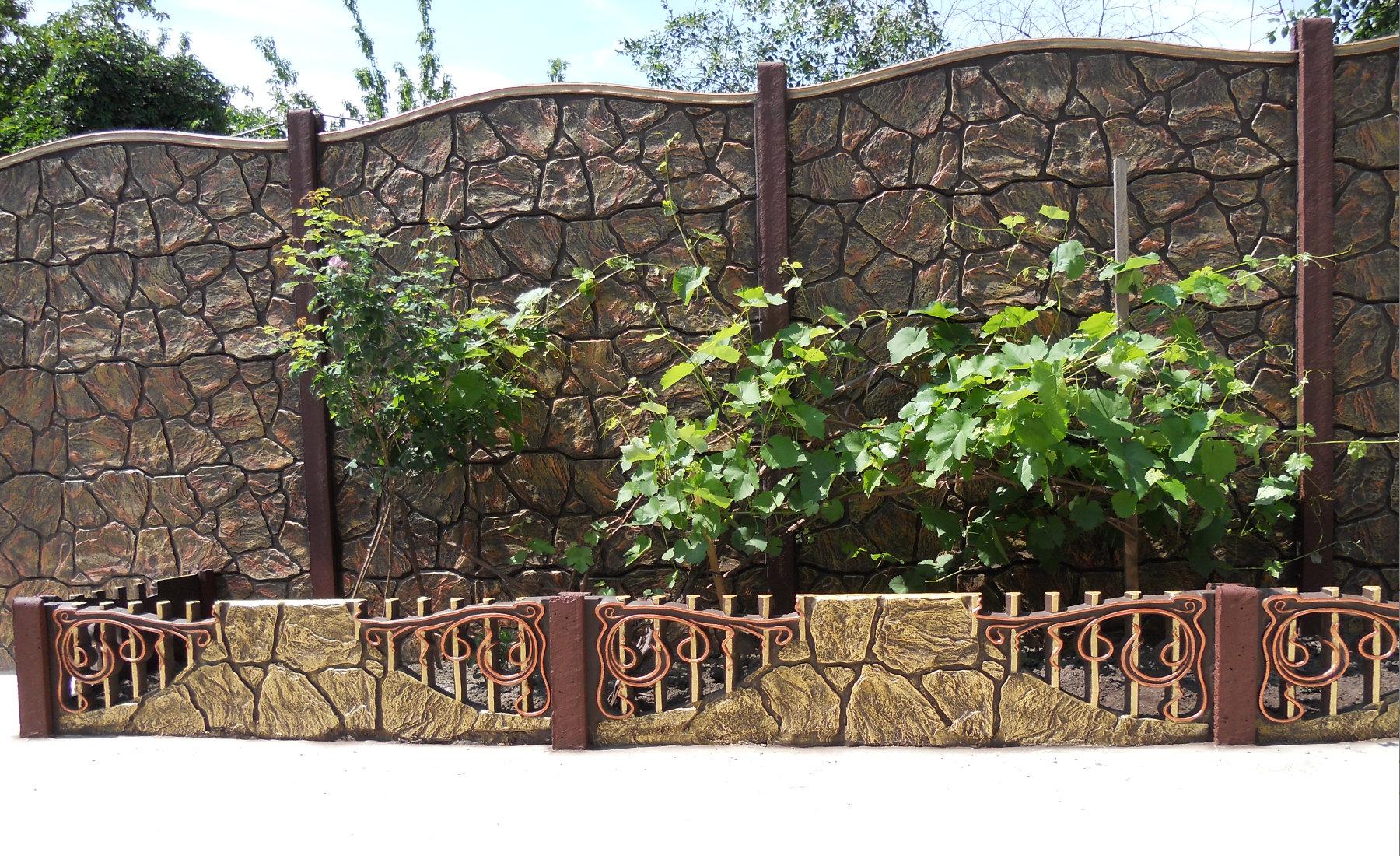 Забор из арт бетона — особенности, варианты изготовления, полезные советы