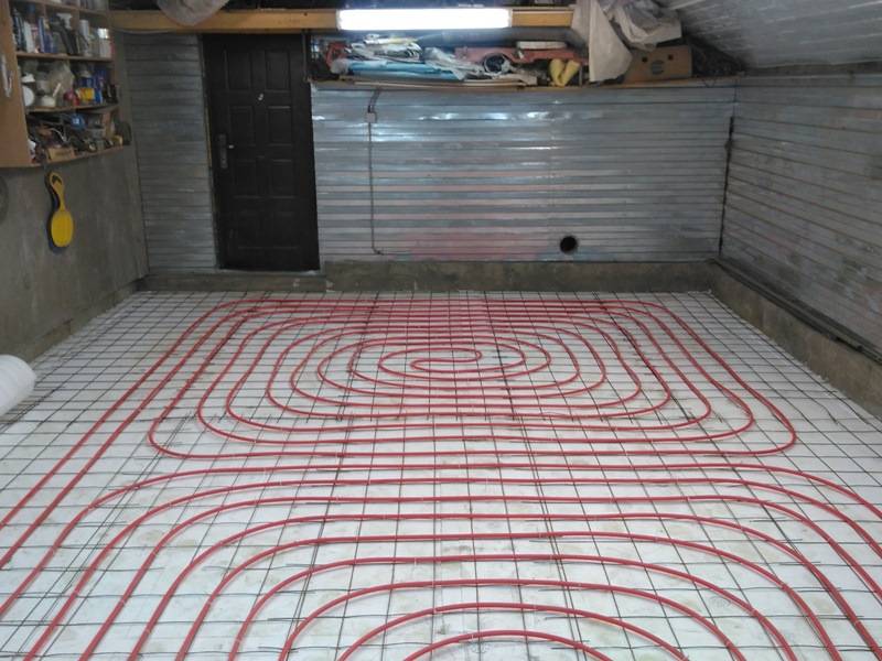 Как утеплить бетонный пол в гараже