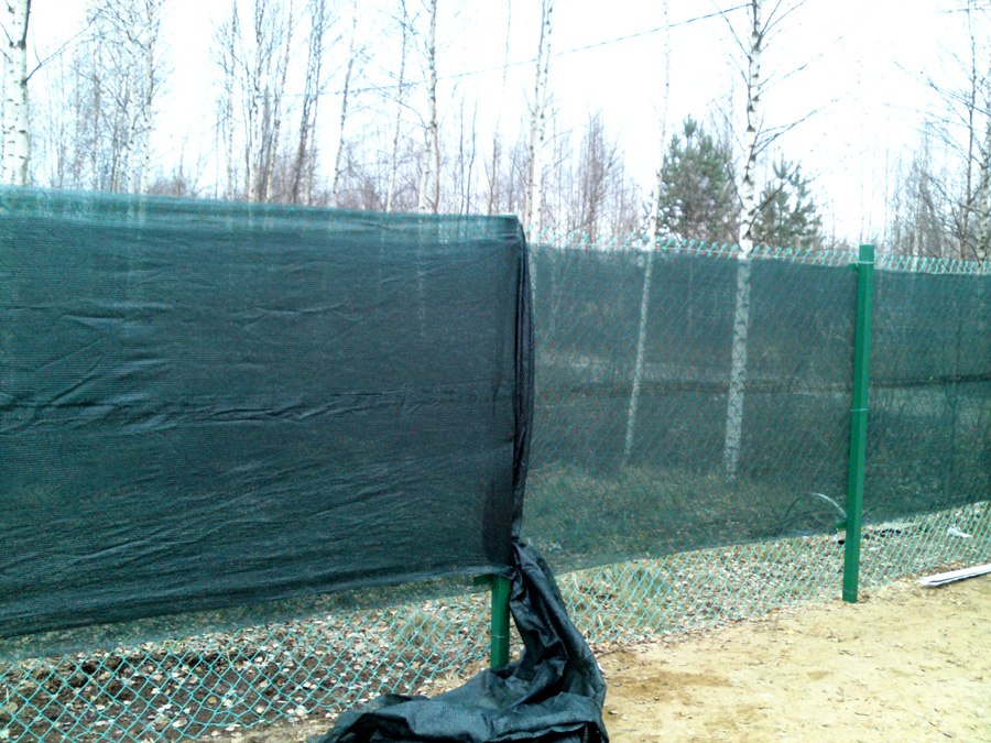  закрыть забор из сетки рабицы от соседей: фото, как сделать .