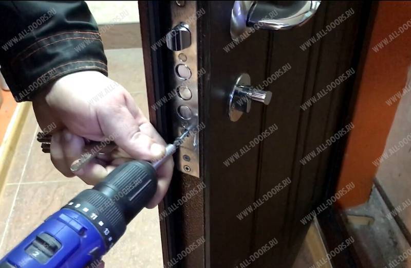6 видео про замену замка на входной металлической двери