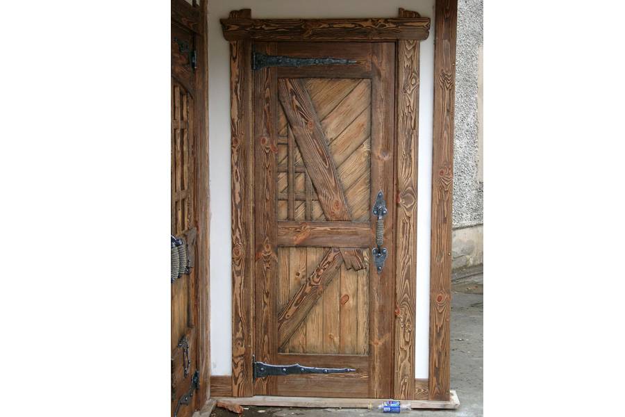 Старинные двери — как сделать