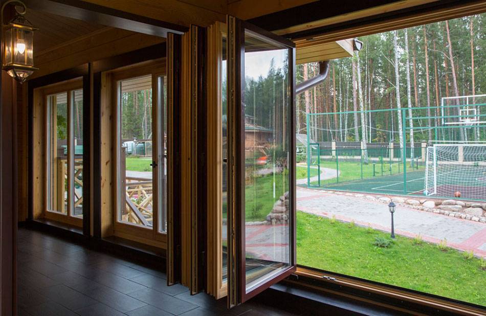 Остекление террасы раздвижными дверями: пластиковыми, стеклянными, панорамными окнами