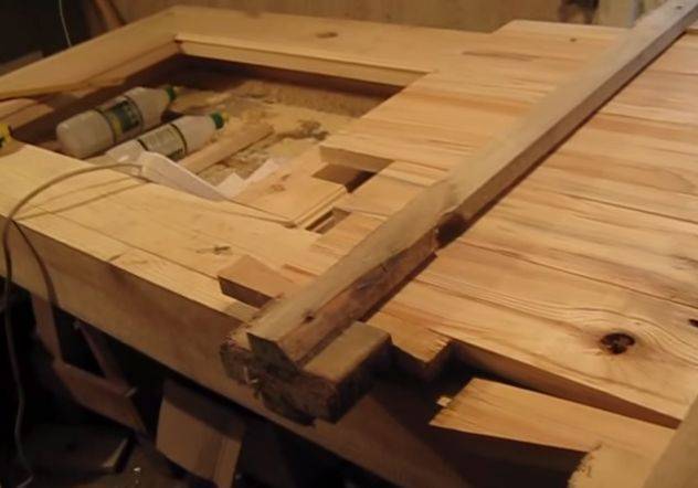 Деревянная дверь в баню своими руками из дерева: как сделать из доски пошагово