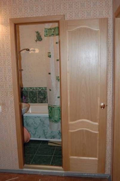 Установка дверей в ванную с порогом. как правильно установить дверь в ванную комнату? установка дверей в ванной комнате — основные этапы