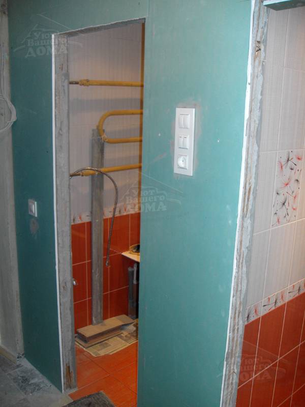 Установка дверей в ванной и туалете в панельном доме