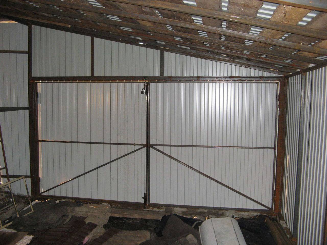 Устройство крыши из профнастила для гаража своими руками