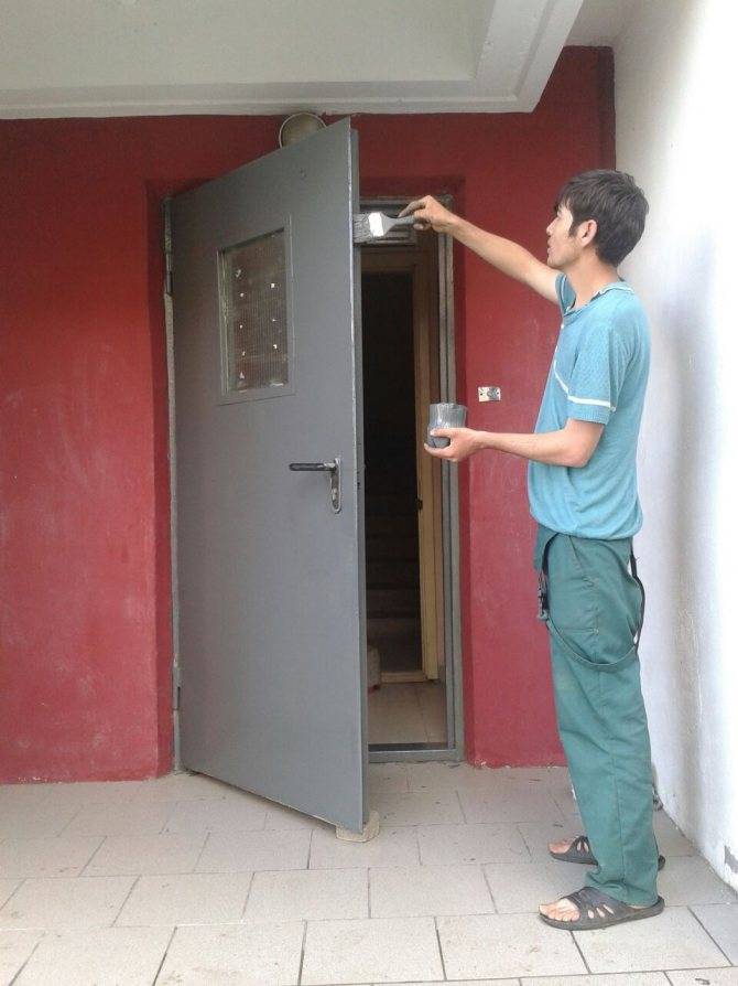 Покраска металлических дверей своими руками - как и чем покрасить входную дверь