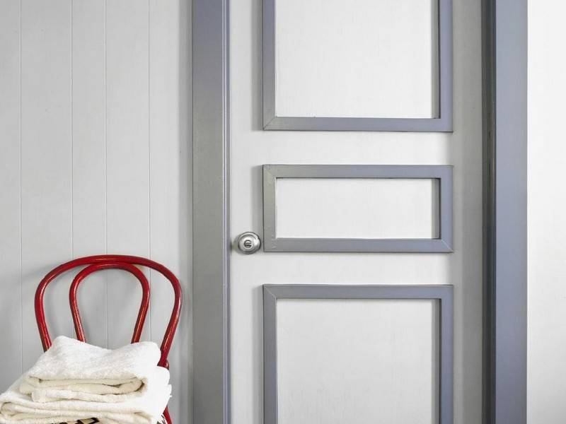 Красивая дверь за копейки: как отреставрировать старую входную дверь