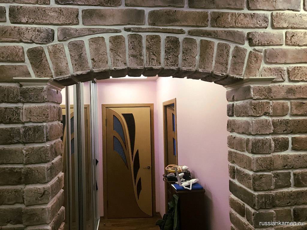Отделка арки в квартире своими руками - варианты декора искусственным камнем