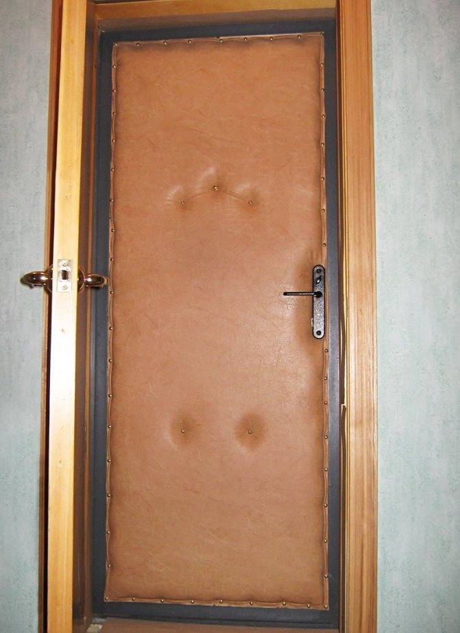 Как утеплить входную дверь в частном доме: пошаговая инструкция