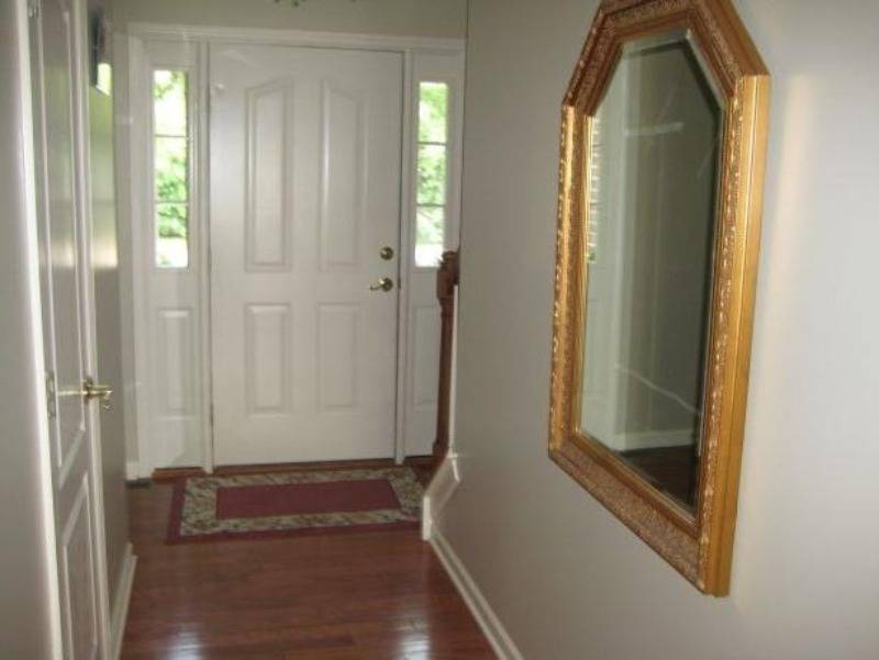 Стало: зеркало напротив входной двери - приметы: можно ли вешать или ставить