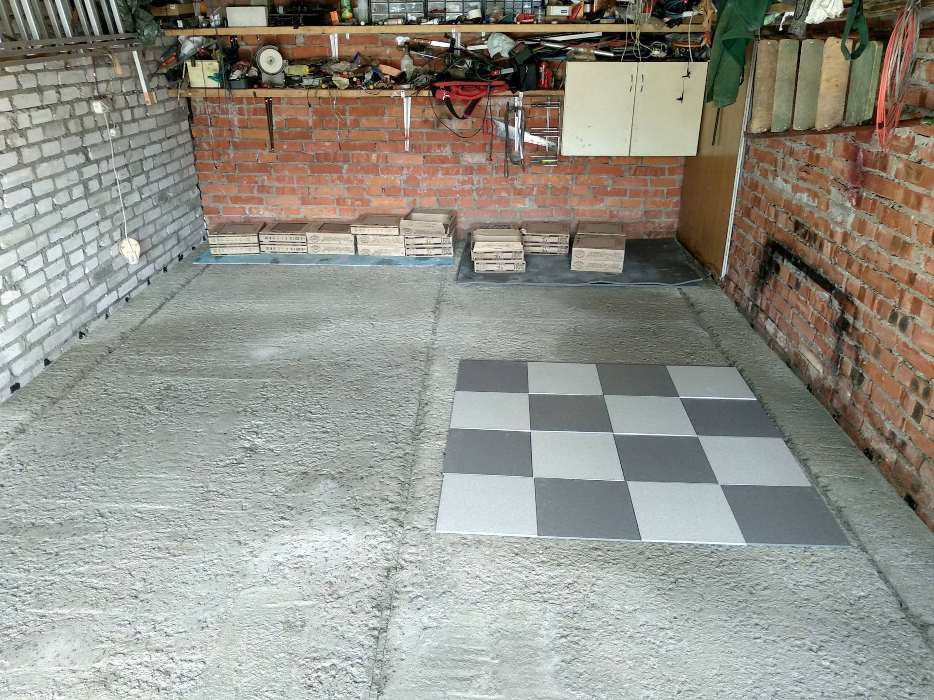 Тротуарная плитка на пол в гараж