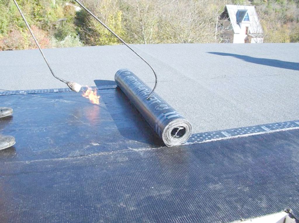 Как рубероидом покрыть крышу гаража
