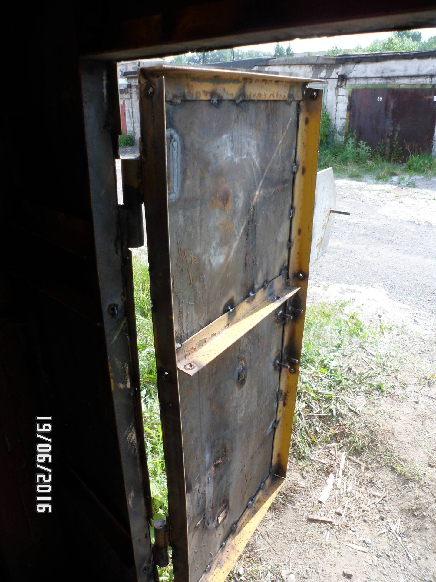 Ворота на гараж из профнастила своими руками - remontdz.ru
