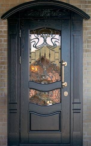 Металлические входные двери со стеклом и ковкой