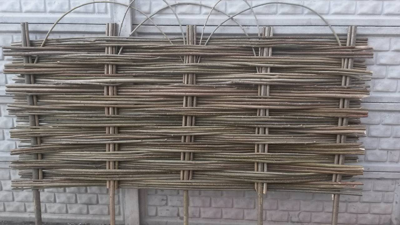 Как самому сделать плетеный забор из ивовой лозы: необходимые материалы, подробная инструкция - building online