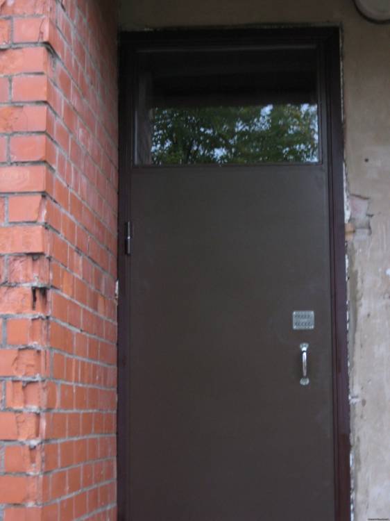 Правила установки входных дверей в многоквартирных домах - пожарная безопасность