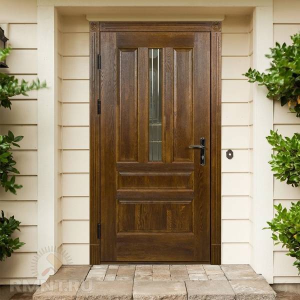 Металлические и деревянные утепленные двери для загородного дома