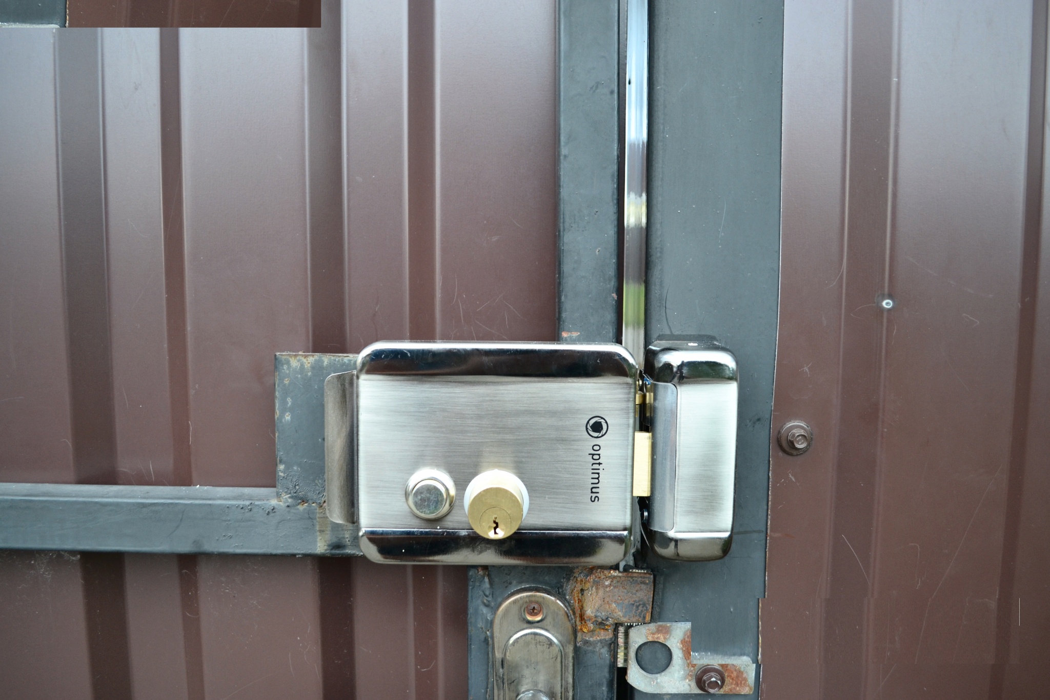 Установка электрозамка на входную дверь или калитку