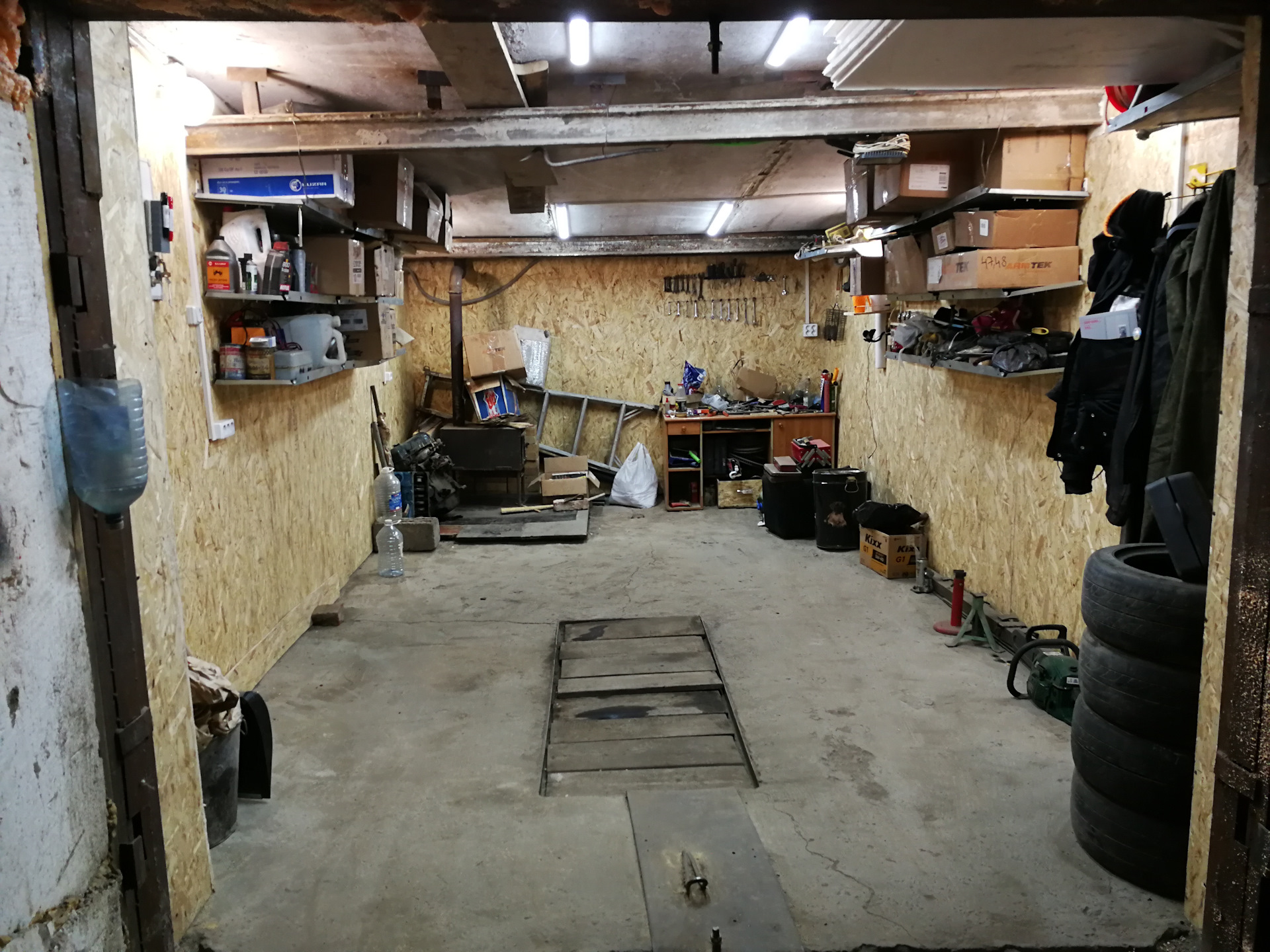 Как своими руками выполнить ремонт гаража?