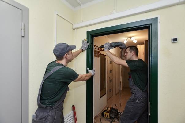 Как отреставрировать входную железную дверь - причины ремонта и материалы реставрация входной железной двери - виды ремонта и материалы