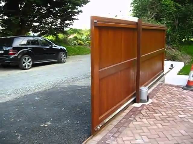Автоматические ворота можно использовать в условиях узкого пространства