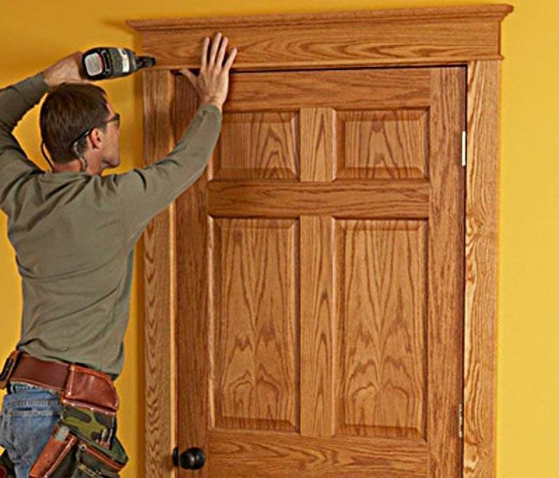 Установка наличников на межкомнатные двери — как правильно крепить своими руками, инструкция по монтажу