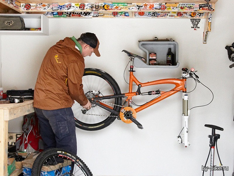 Как хранить велосипед зимой в гараже