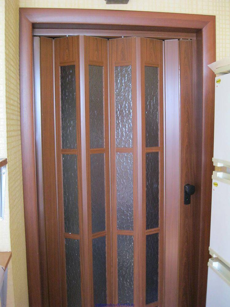 Дверь-гармошка — куда установить ее в квартире? фото