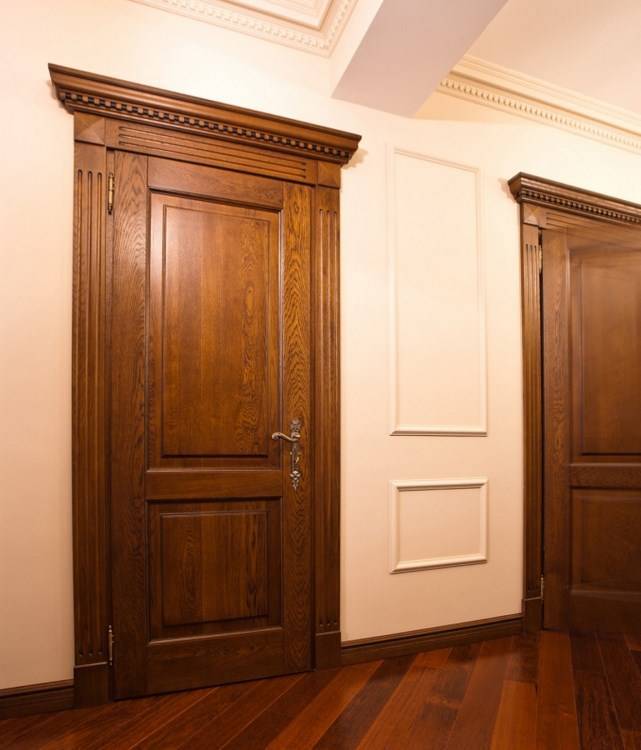 Межкомнатные двери из массива дуба в сравнении с дверями из шпона