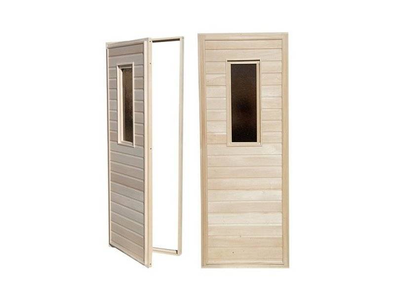 Как выбрать входные и внутренние двери для бани: виды и материалы