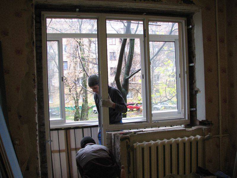 Как отрегулировать балконную дверь своими руками?