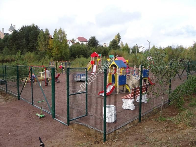 Забор для детской площадки: как сделать своими руками