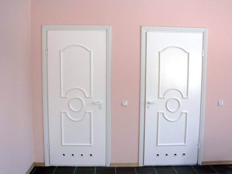Выбираем подходящие двери для ванной и туалета