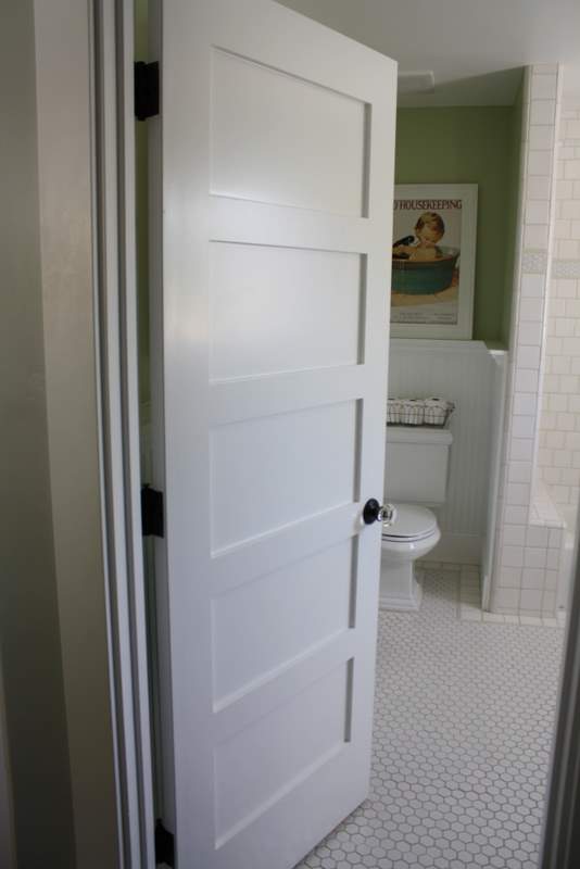 Двери для ванной комнаты и туалета