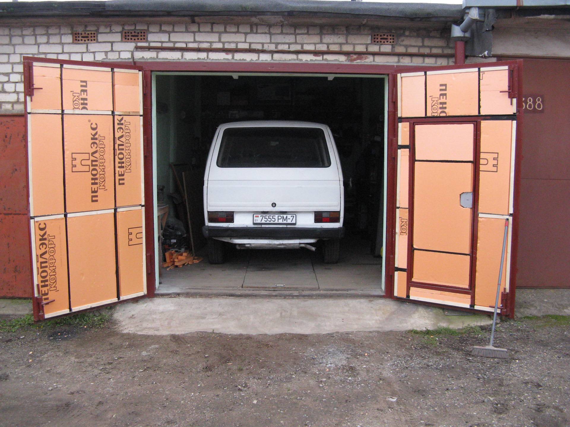 Все нюансы при утеплении гаражных ворот — sdelayzabor.ru