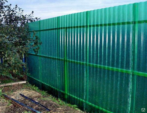 Забор из поликарбоната — плюсы и минусы, стоимость